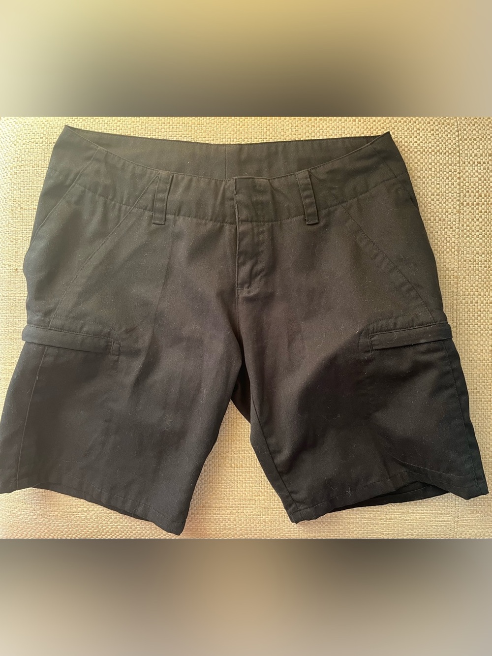 Oakley Women's Cargo Shorts Black with Zipper Pockets Size 6